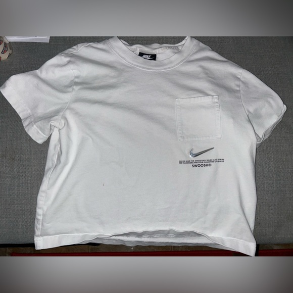 Nike White Crop Top - Picture 1 of 3
